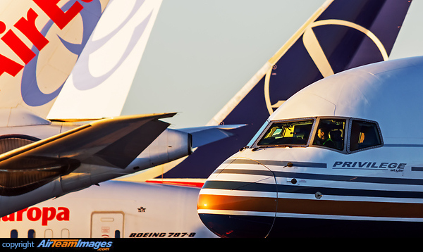 Boeing 757-256 Boeing 757-256