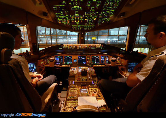 Boeing 777-31H/ER Boeing 777-31H/ER
