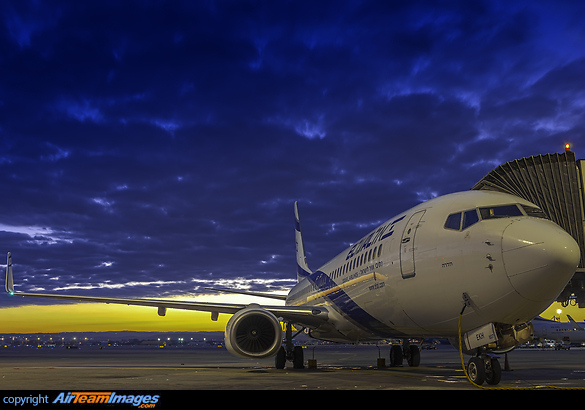 Boeing 737-85P Boeing 737-85P