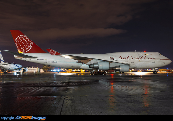 Boeing 747-409(BDSF) Boeing 747-409(BDSF)