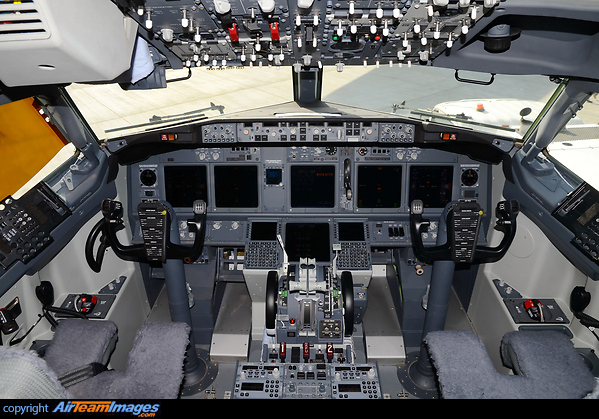 Boeing 737-8KN Boeing 737-8KN