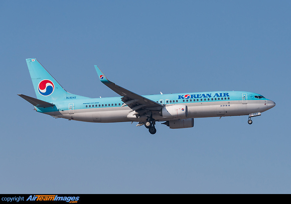 Boeing 737-8Q8 Boeing 737-8Q8