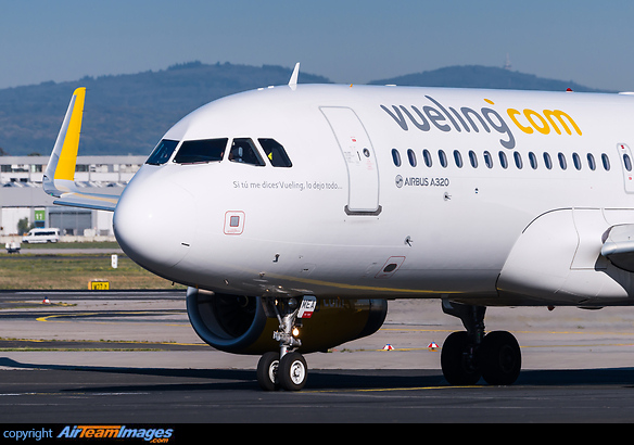 Airbus A320-232 Airbus A320-232
