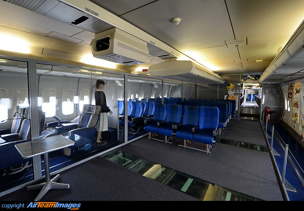 Boeing 747-128 Boeing 747-128