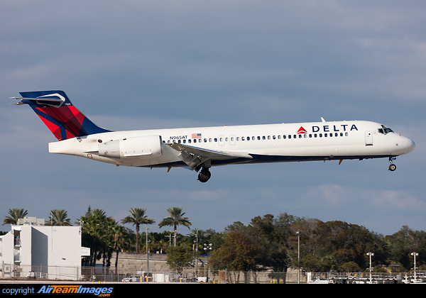 Boeing 717-2BD Boeing 717-2BD
