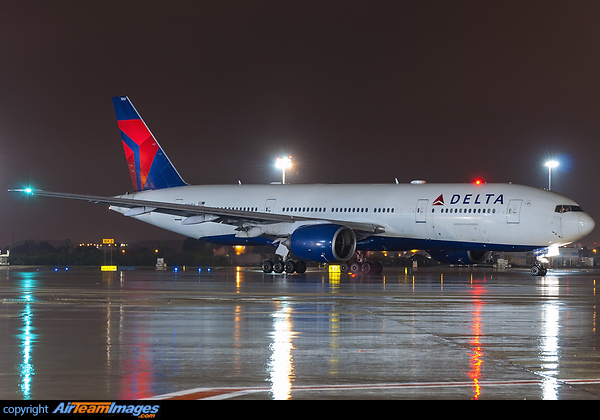 Boeing 777-232/ER Boeing 777-232/ER