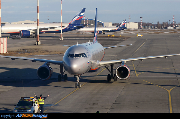 Airbus A320-214 Airbus A320-214