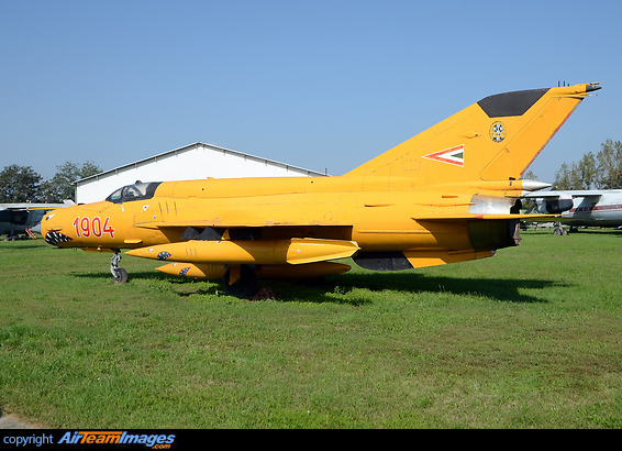 Mikoyan Gurevich MiG-21bis Mikoyan Gurevich MiG-21bis