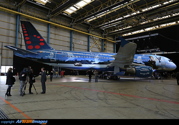 Belgium icon Magritte special scheme Airbus A320-214