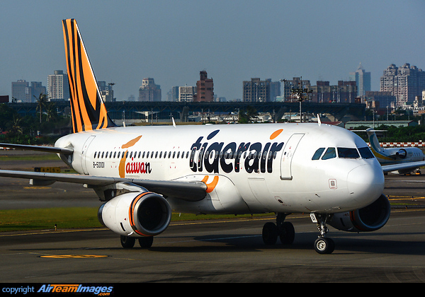 Airbus A320-232 Airbus A320-232