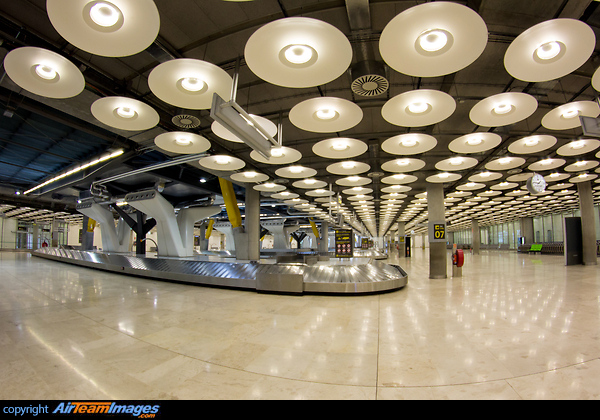 Baggage collection area at T4 Madrid Barajas Airport