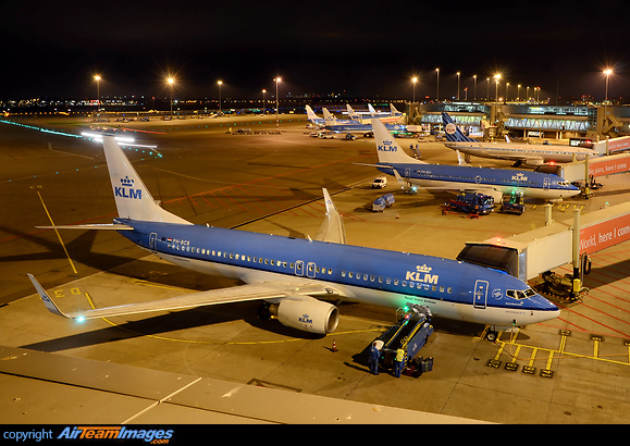 Boeing 737-8K2 Boeing 737-8K2