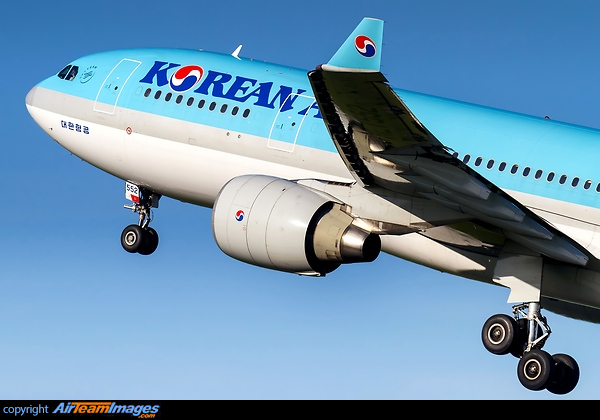 Airbus A330-223 Airbus A330-223