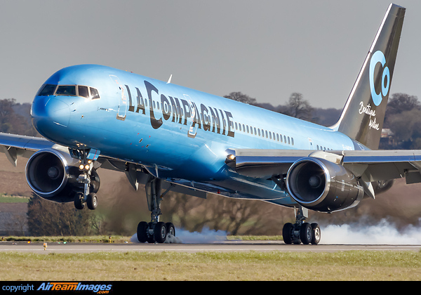 Boeing 757-204 Boeing 757-204