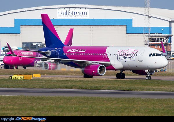 Airbus A320-232 Airbus A320-232