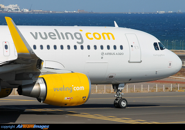 Airbus A320-214 Airbus A320-214