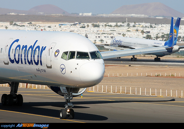 Boeing 757-330 Boeing 757-330