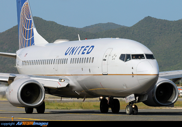 Boeing 737-724 Boeing 737-724
