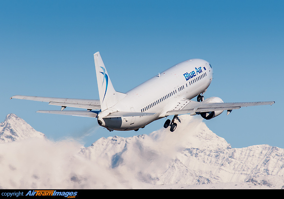 Boeing 737-377 Boeing 737-377