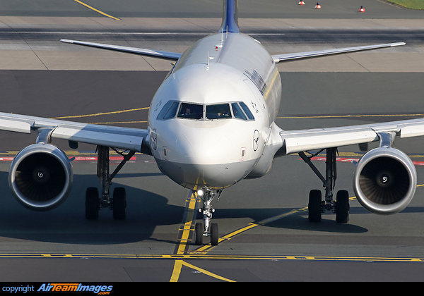 Airbus A320-214 Airbus A320-214