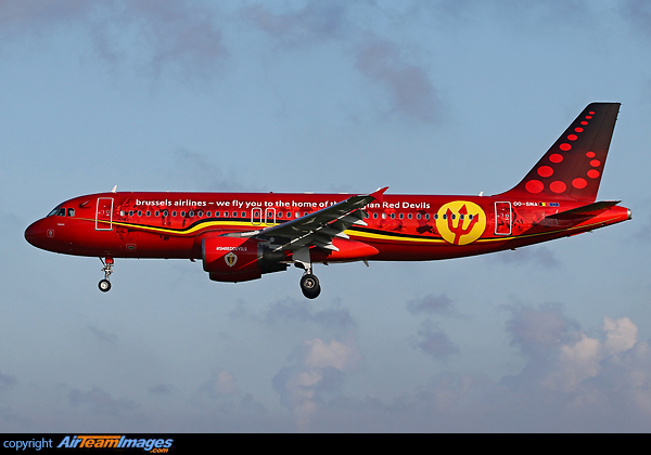 "Red Devils" promoting the Belgian national football team for 2016 European Cup. Airbus A320-214