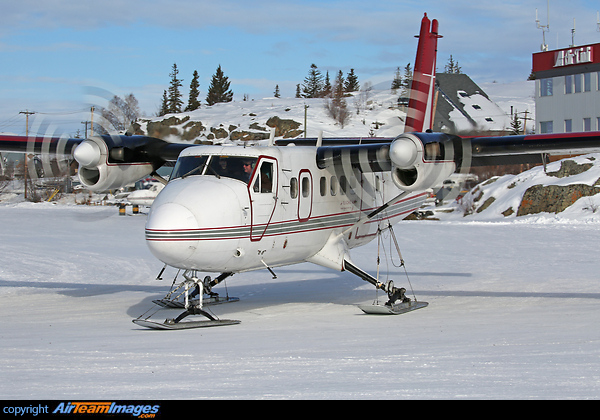 Operating on skis from the frozen lake at Yellowknife. DHC-6-300 Twin Otter