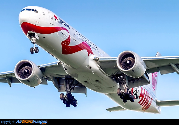 Boeing 777-39L/ER Boeing 777-39L/ER