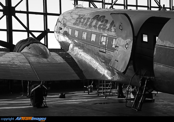 Douglas C-47A Skytrain (DC-3) Douglas C-47A Skytrain (DC-3)