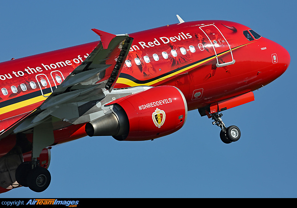 Airbus A320-214 Airbus A320-214