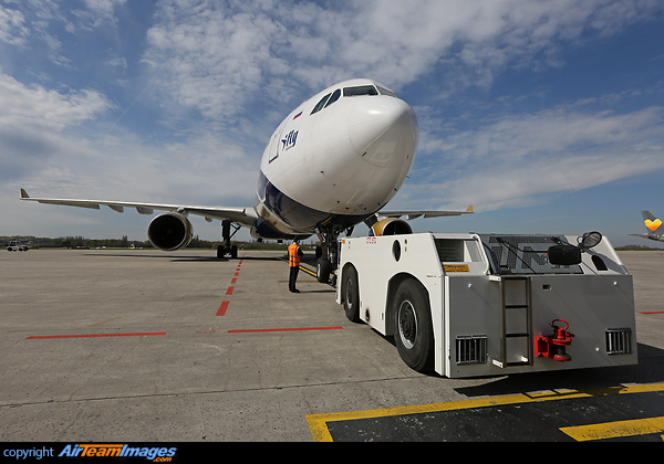 Airbus A330-322 Airbus A330-322