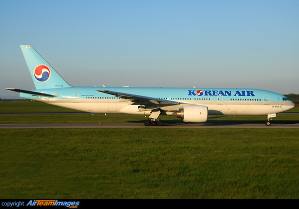Boeing 777-2B5/ER Boeing 777-2B5/ER