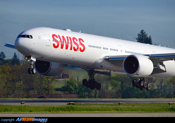 Boeing 777-3DE/ER Boeing 777-3DE/ER