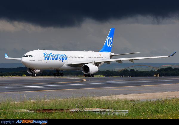 Airbus A330-343 Airbus A330-343