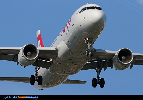 Airbus A320-214 Airbus A320-214