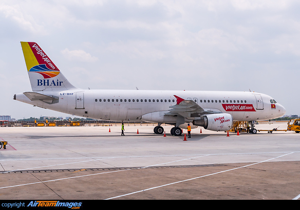Airbus A320-214 Airbus A320-214