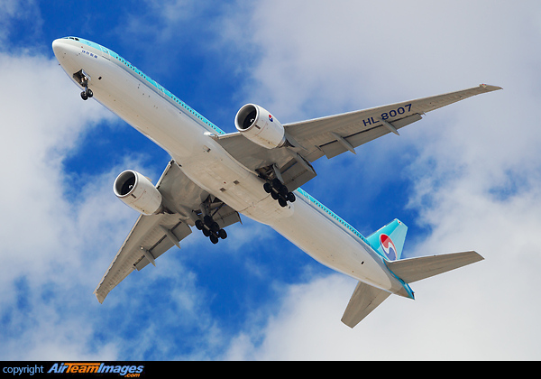 Boeing 777-3B5/ER Boeing 777-3B5/ER