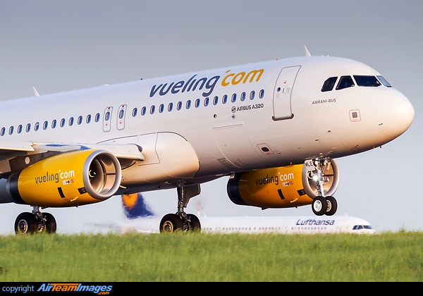Airbus A320-232 Airbus A320-232