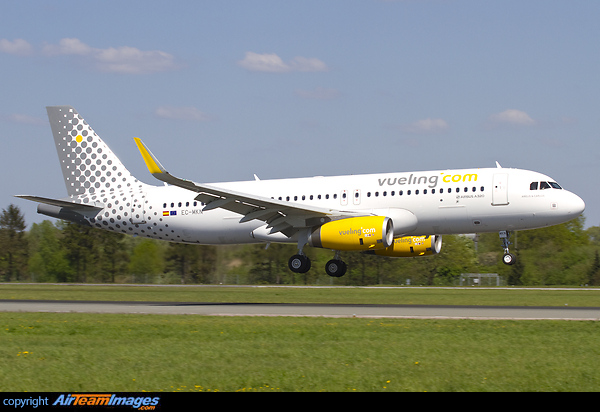 Airbus A320-232 Airbus A320-232
