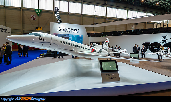 Dassault Aviation stand Dassault Falcon 8X