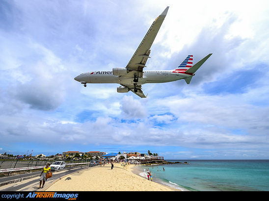 Boeing 737-823 Boeing 737-823