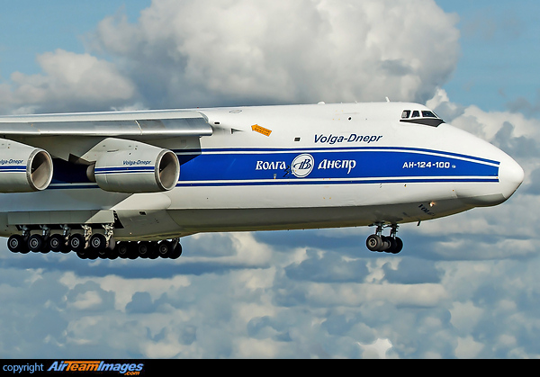 Antonov An-124-100 Ruslan Antonov An-124-100 Ruslan