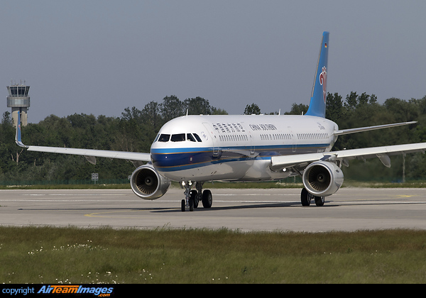 Airbus A321-211 Airbus A321-211