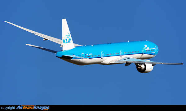Buenos Aires - Amsterdam diverted to Madrid due medical emergency. Boeing 777-306/ER