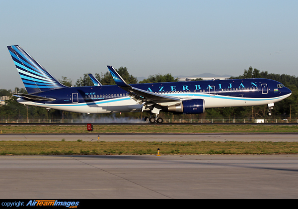Boeing 767-32L/ER Boeing 767-32L/ER