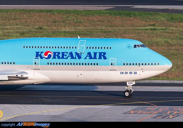 Recently delivered on 26 May 2016, performing one of its first flights in normal service. Boeing 747-8B5