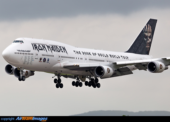 Ed Force One of Iron Maiden caught arriving ahead of the Rock bands gig on Sunday night at the Download Festival 2016 Boeing 747-428