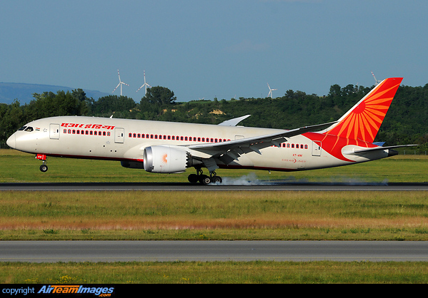 Boeing 787-8 Dreamliner Boeing 787-8 Dreamliner