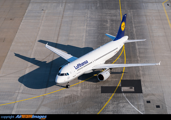 Airbus A320-211 Airbus A320-211
