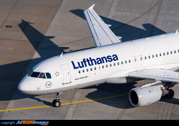 Airbus A320-211 Airbus A320-211