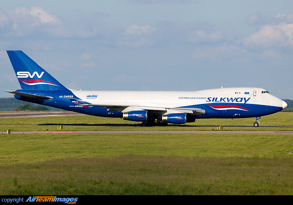 Markings on the aircraft now show airline name and web address with the inclusion of "west". Boeing 747-4R7F/SCD